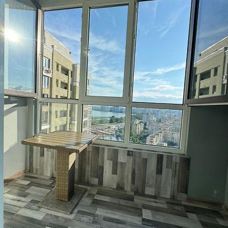Solo Apartment Virmenska Kiev Ngoại thất bức ảnh