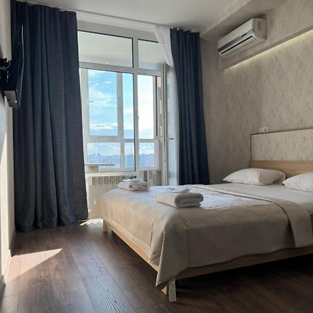 Solo Apartment Virmenska Kiev Ngoại thất bức ảnh