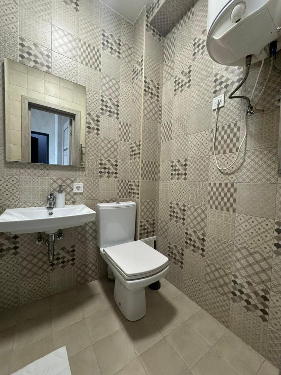 Solo Apartment Virmenska Kiev Ngoại thất bức ảnh