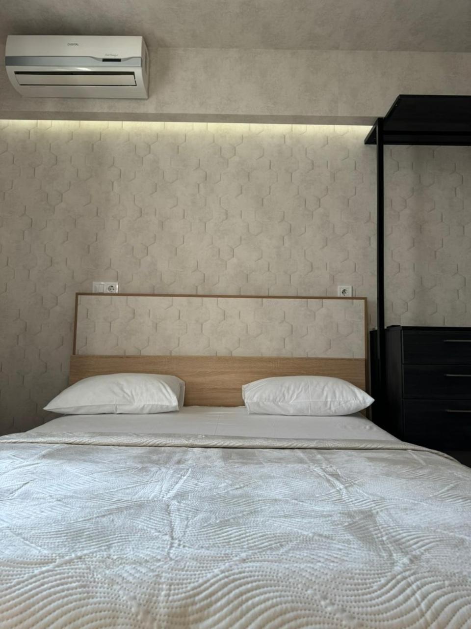 Solo Apartment Virmenska Kiev Ngoại thất bức ảnh