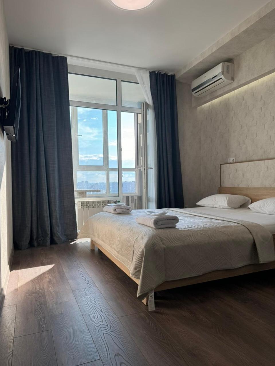 Solo Apartment Virmenska Kiev Ngoại thất bức ảnh