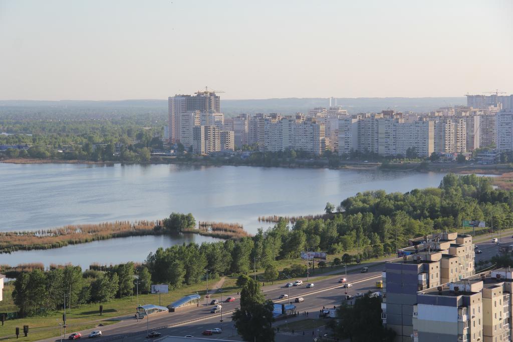 Solo Apartment Virmenska Kiev Ngoại thất bức ảnh